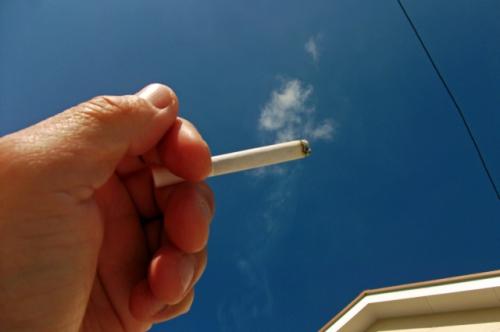 部屋のタバコのヤニによる退去費用は平均いくら 換気扇下で吸ってもng